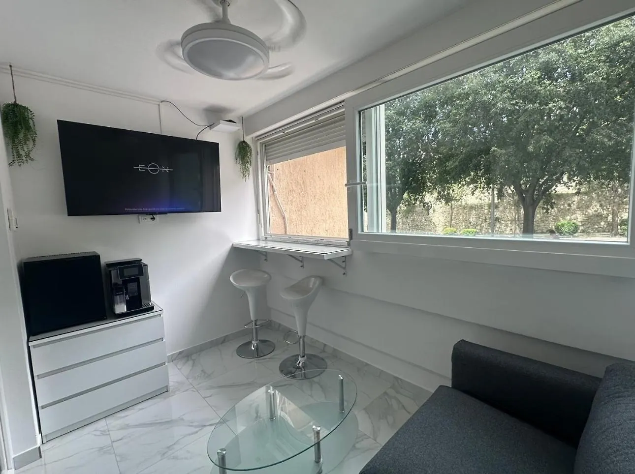 Galaxy - Futuristic Apartment Split