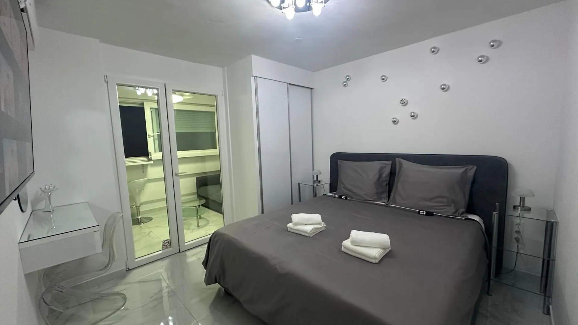 Galaxy - Futuristic Apartment 斯普利特